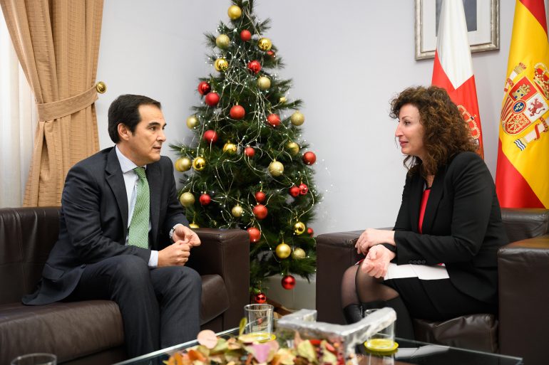 alcaldesa-almeria-recibe-consejero-justicia-andalucia