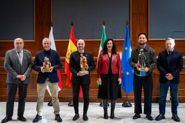 ENTREGA-CORONAS-REYES