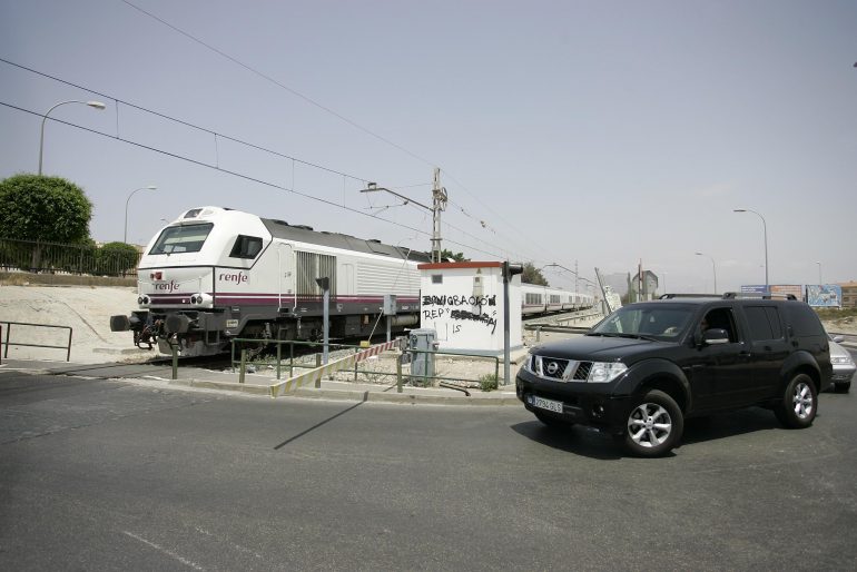 RG040815- REPORTAJE PASO A NIVEL DE EL PUCHE - ACCIDENTES TREN