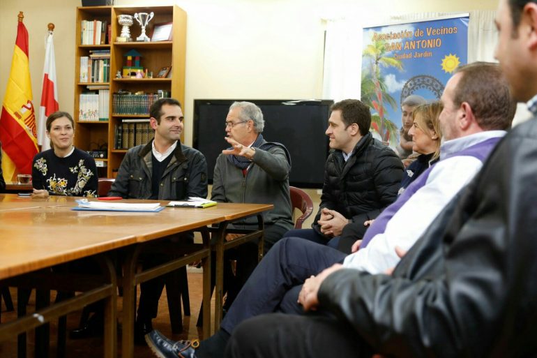 090218 ALCALDE REUNIÓN VECINOS CIUDAD JARDÍN