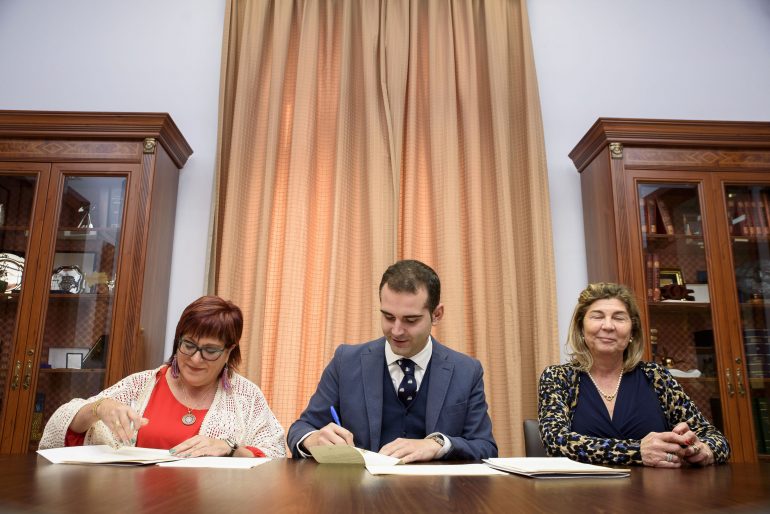 030119 firma convenio colegio enfermeria1
