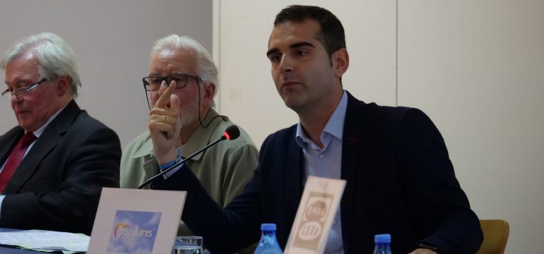 RAMÓN DEBATE COLEGIO ARQUITECTOS MODELO CIUDAD