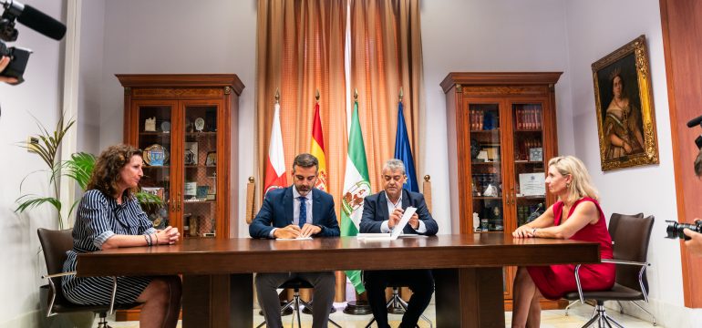 110722 Firma convenio UAL