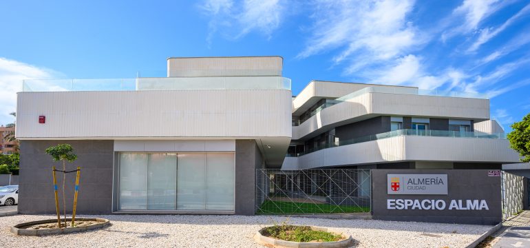 alcaldesa-anuncia-apertura-edificio-alma