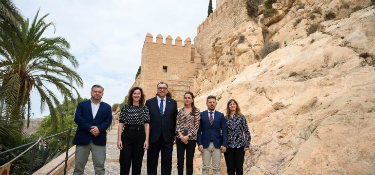 alcaldesa-almeria-consejero-junta-visitan-alcazaba