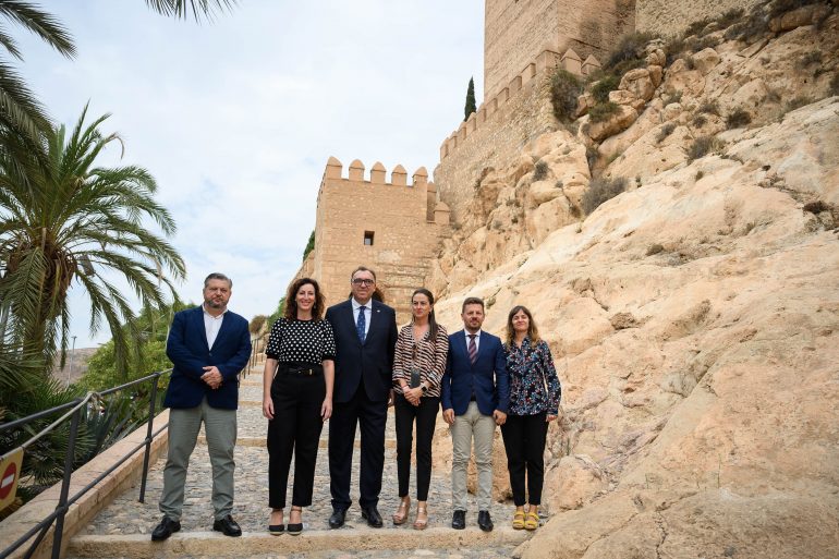 alcaldesa-almeria-consejero-junta-visitan-alcazaba
