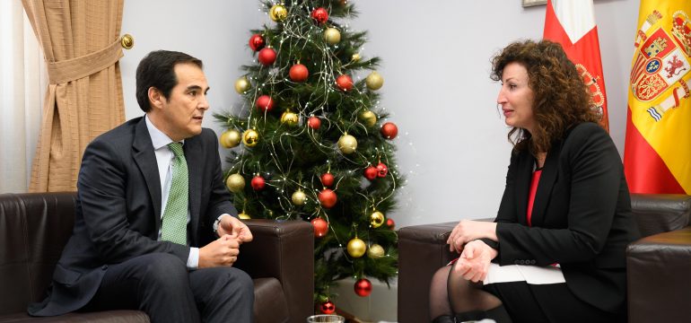 alcaldesa-almeria-recibe-consejero-justicia-andalucia