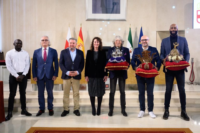 emisarios-reyes-magos-almeria-coronas