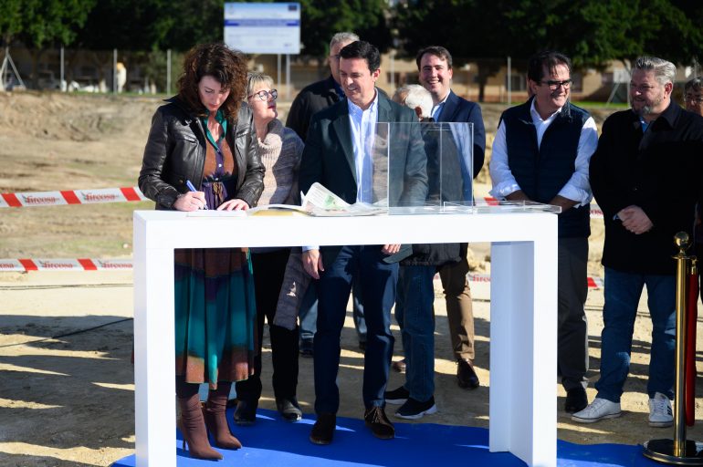 ayuntamiento-diputacion-embellecen-barrio-molinos