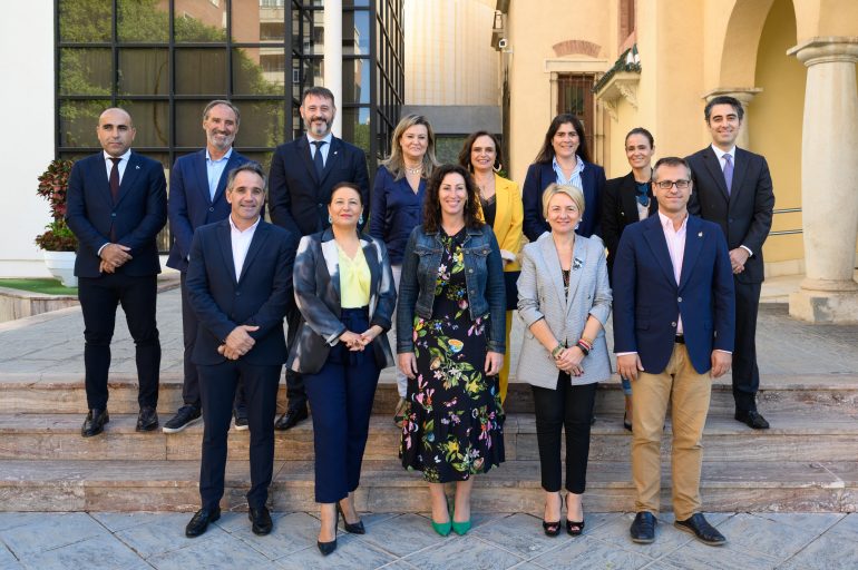 alcaldesa-almeria-reunion-carmen-crespo