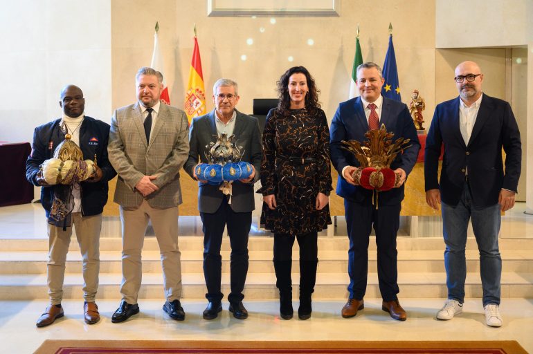 entrega-coronas-reyes