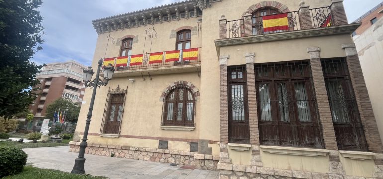 10-10-2024 ALCALDIA BANDERA DE ESPAÑA 2