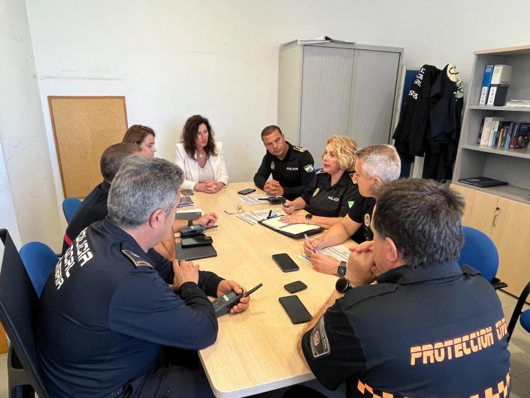 SERVICIOS-POLICIAS-APAGON