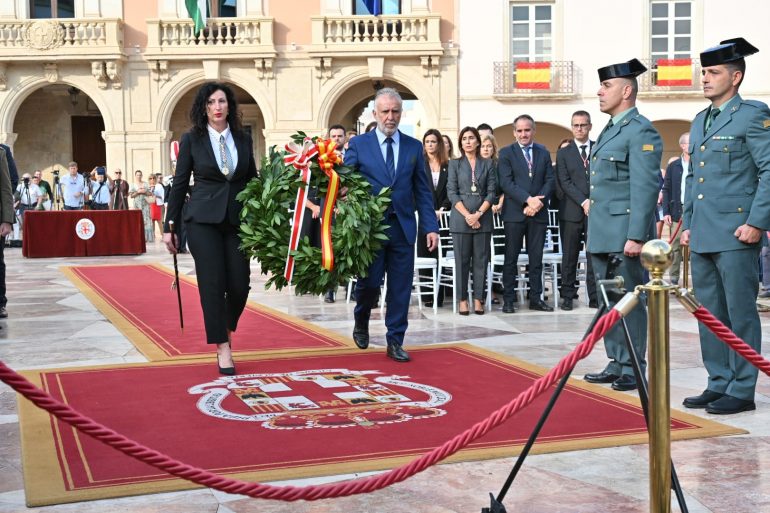 ALCALDESA-MINISTRO-COLORAOS