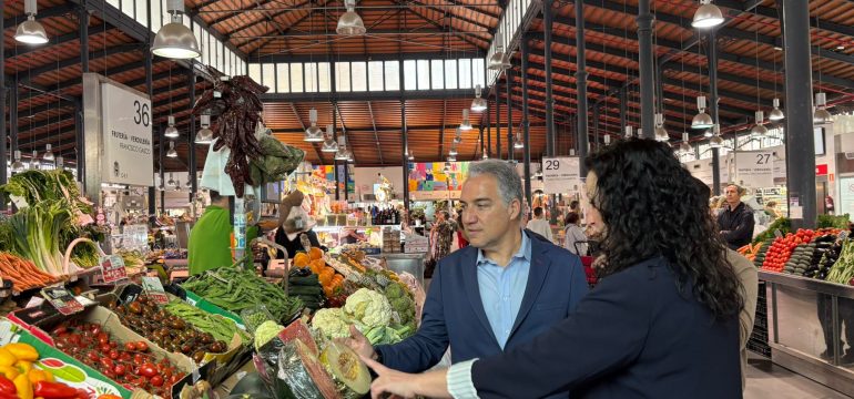ALCALDESA Y BENDODO EN EL MERCADO CENTRAL 2