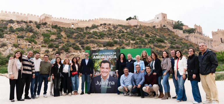 PEGADA DE CARTELES 4