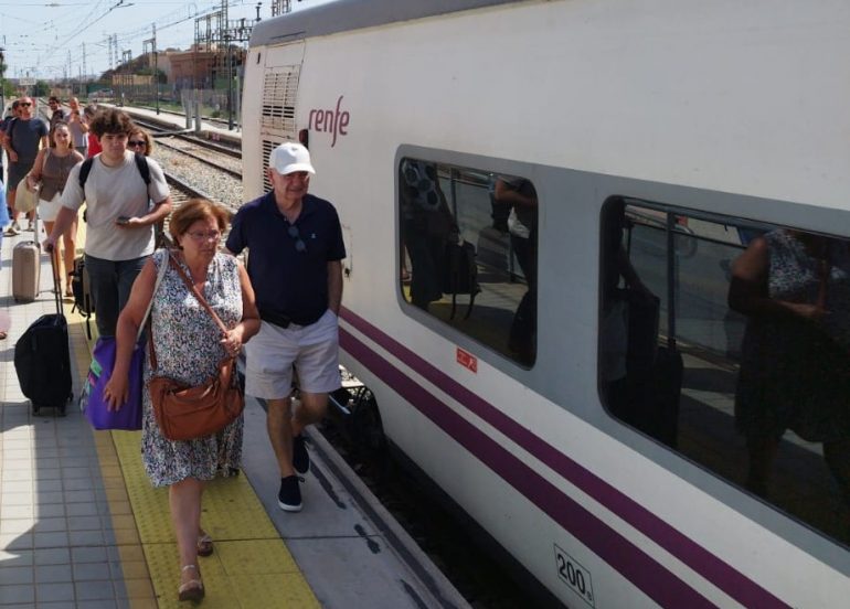 DESPEDIDA DEL ULTIMO TALGO (MESA DEL FERROCARRIL)